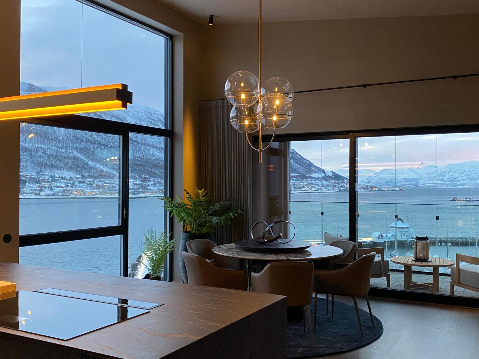 Vindlys Luxury Penthouse Apartment Tromsø Eksteriør billede
